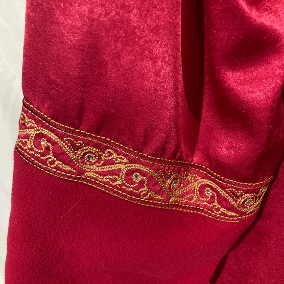 Morgan Taylor Elegant Robe - Picture 2 of 4